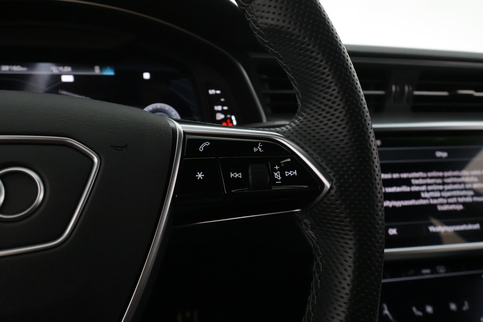 AUDI A6 2023