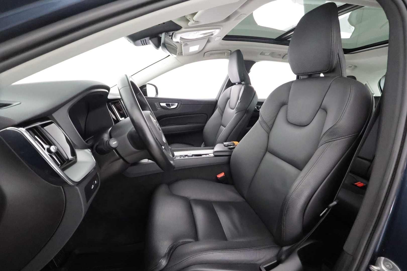 VOLVO XC60 2024