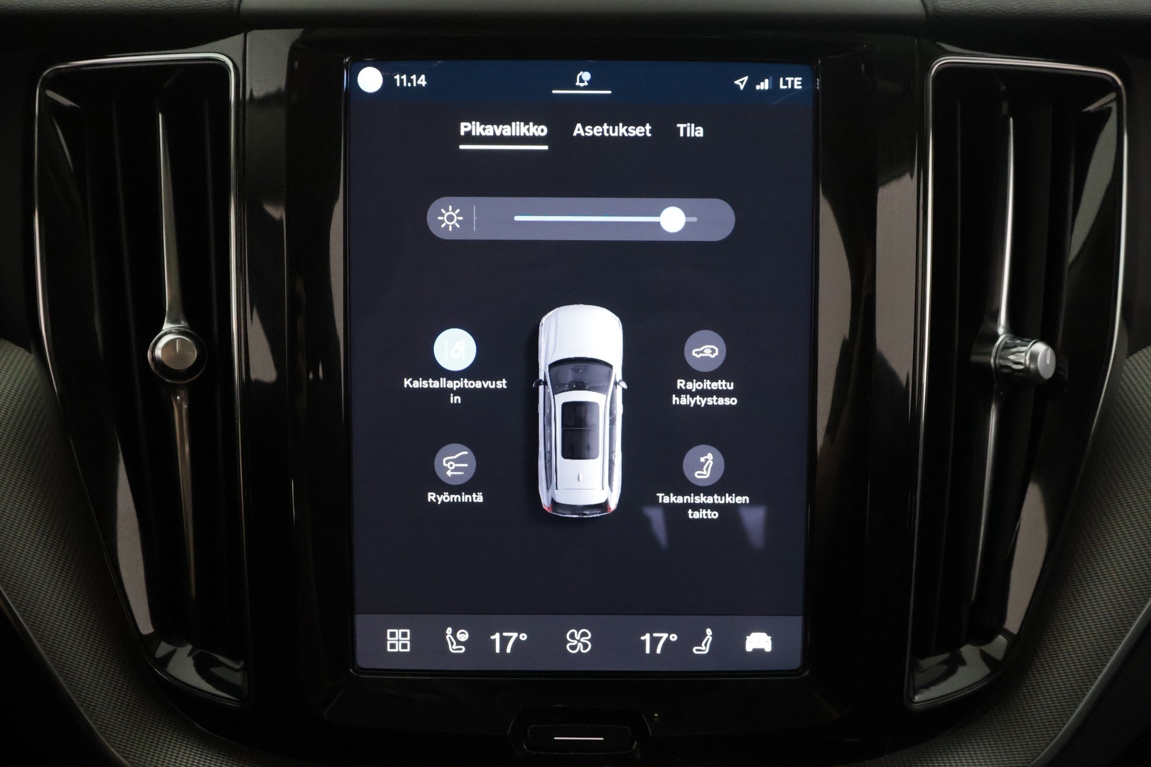 VOLVO XC60 2024