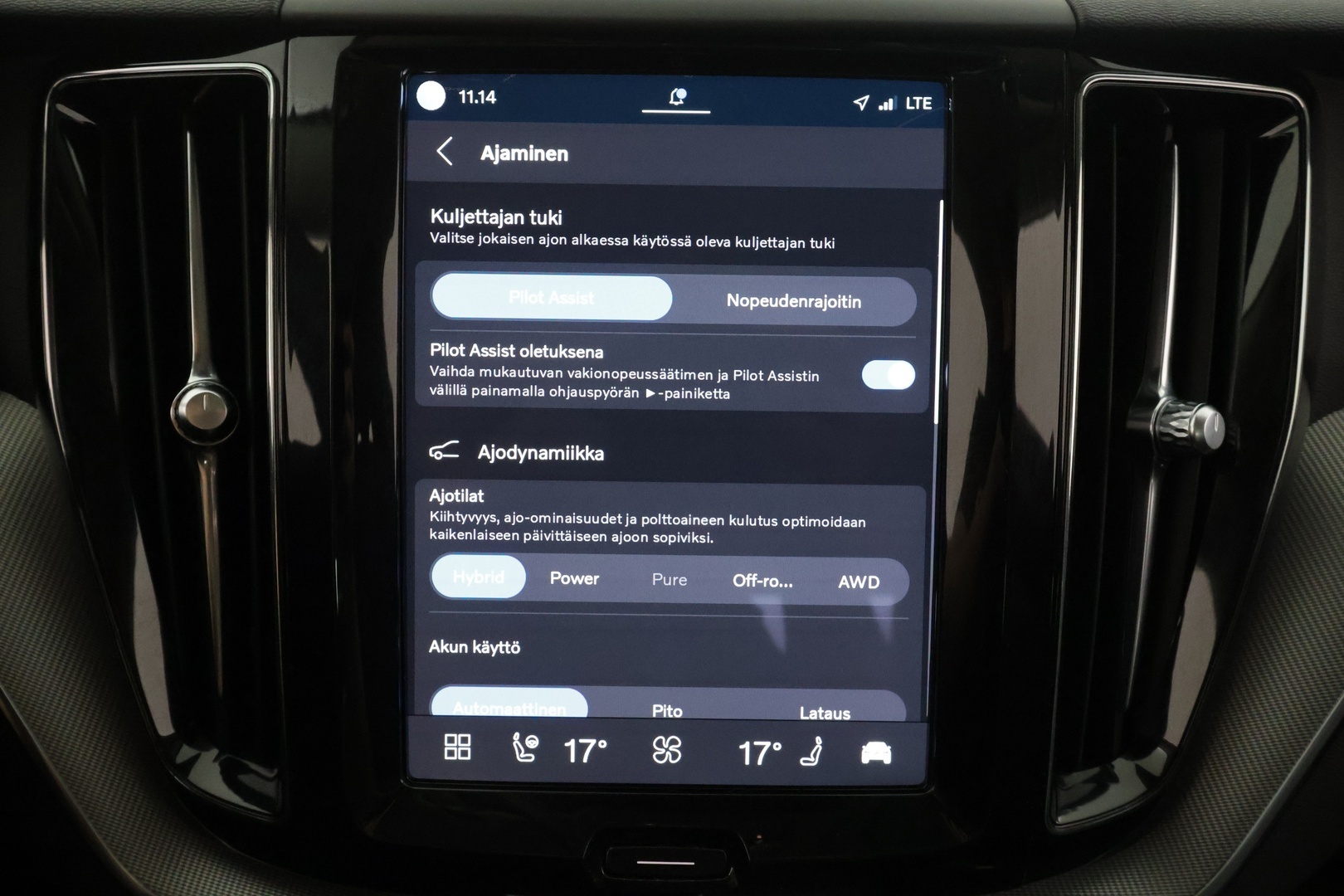 VOLVO XC60 2024
