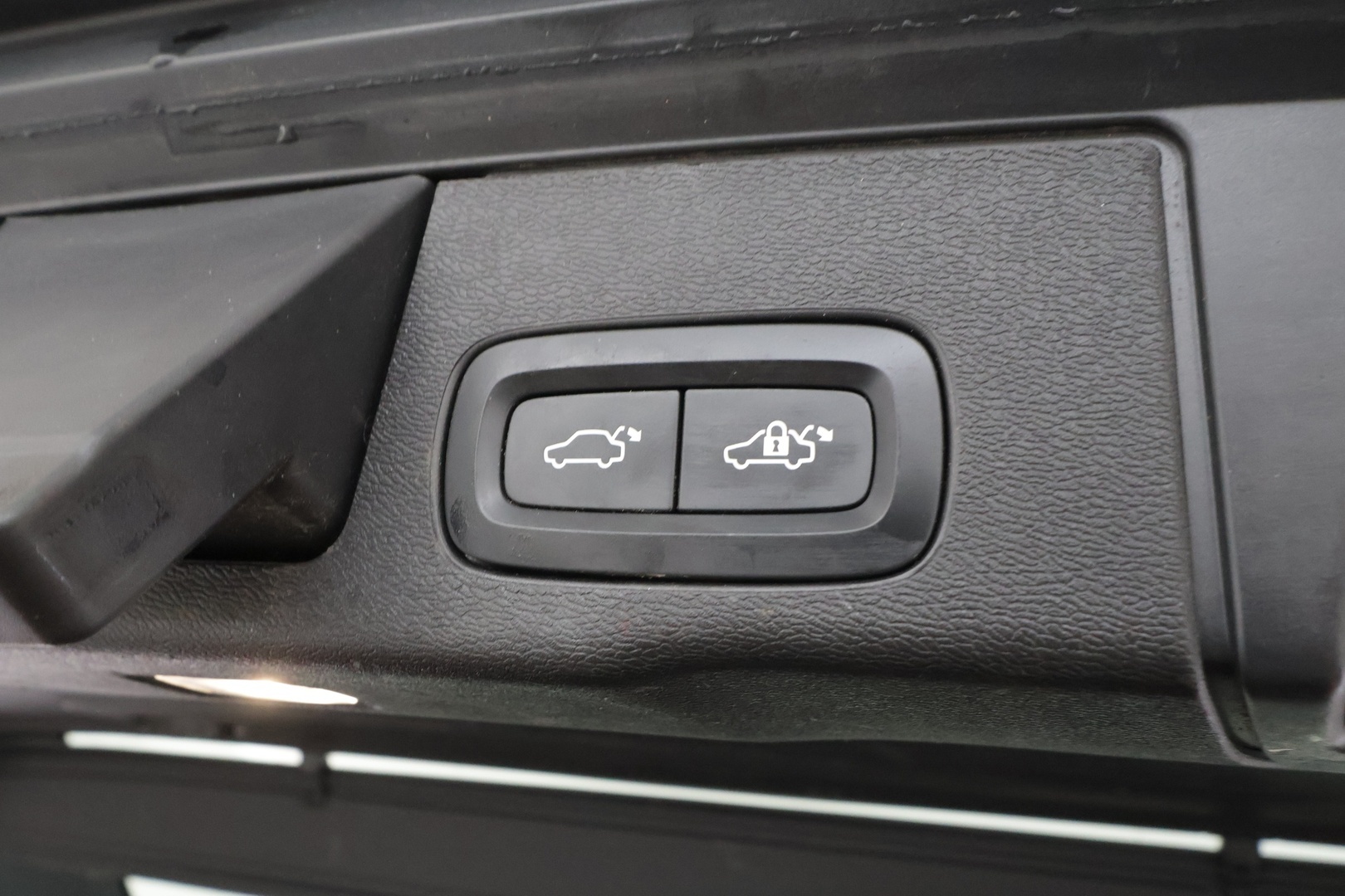 VOLVO XC60 2024