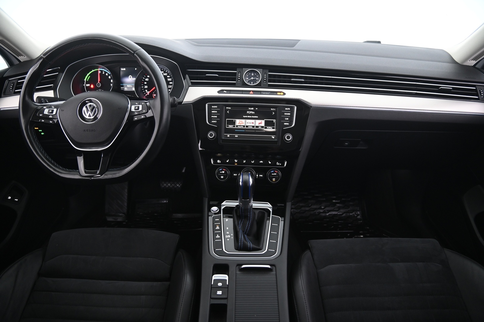 VOLKSWAGEN PASSAT 2017