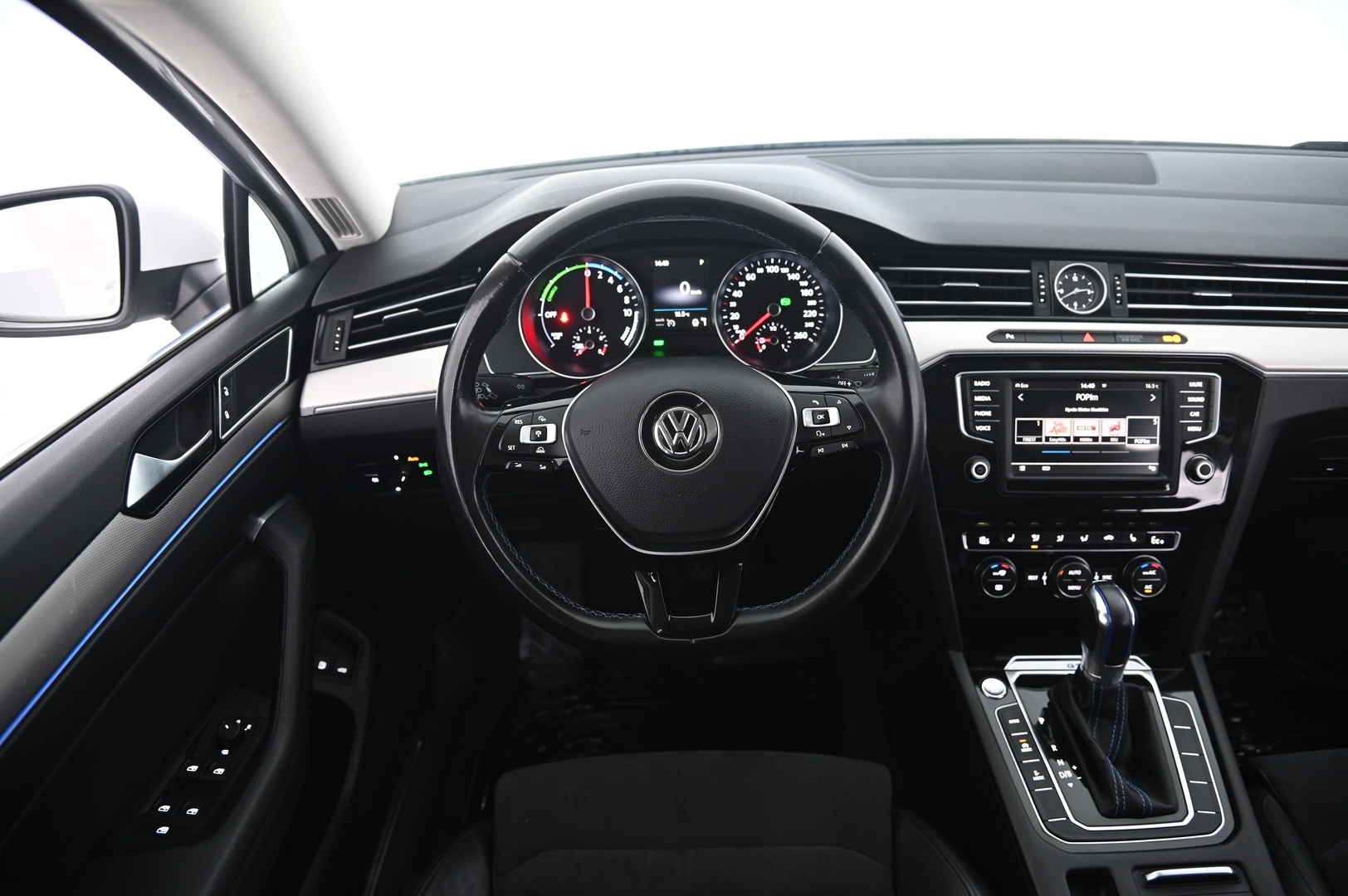 VOLKSWAGEN PASSAT 2017