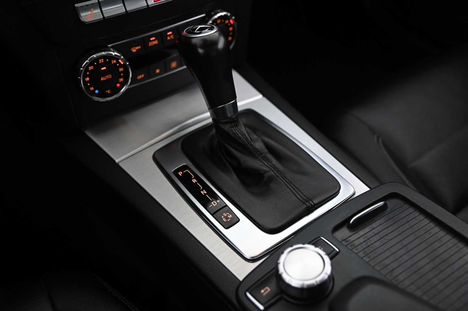 MERCEDES-BENZ C 2011