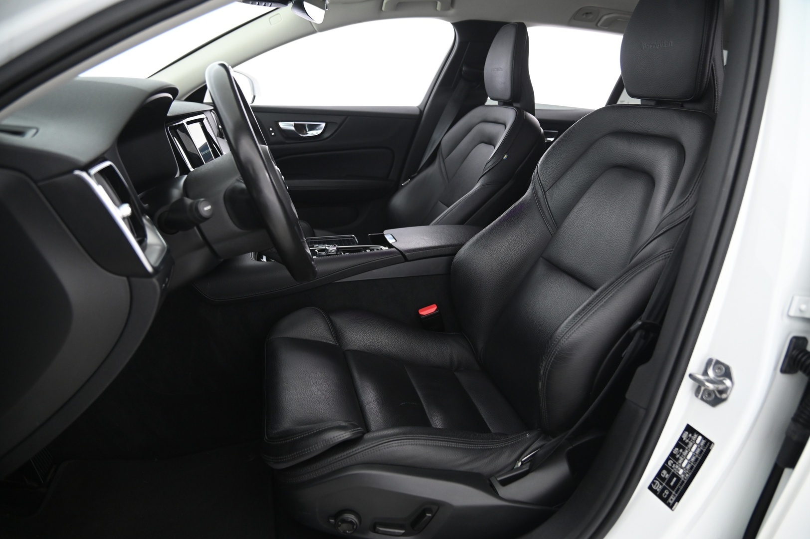 VOLVO V60 2020