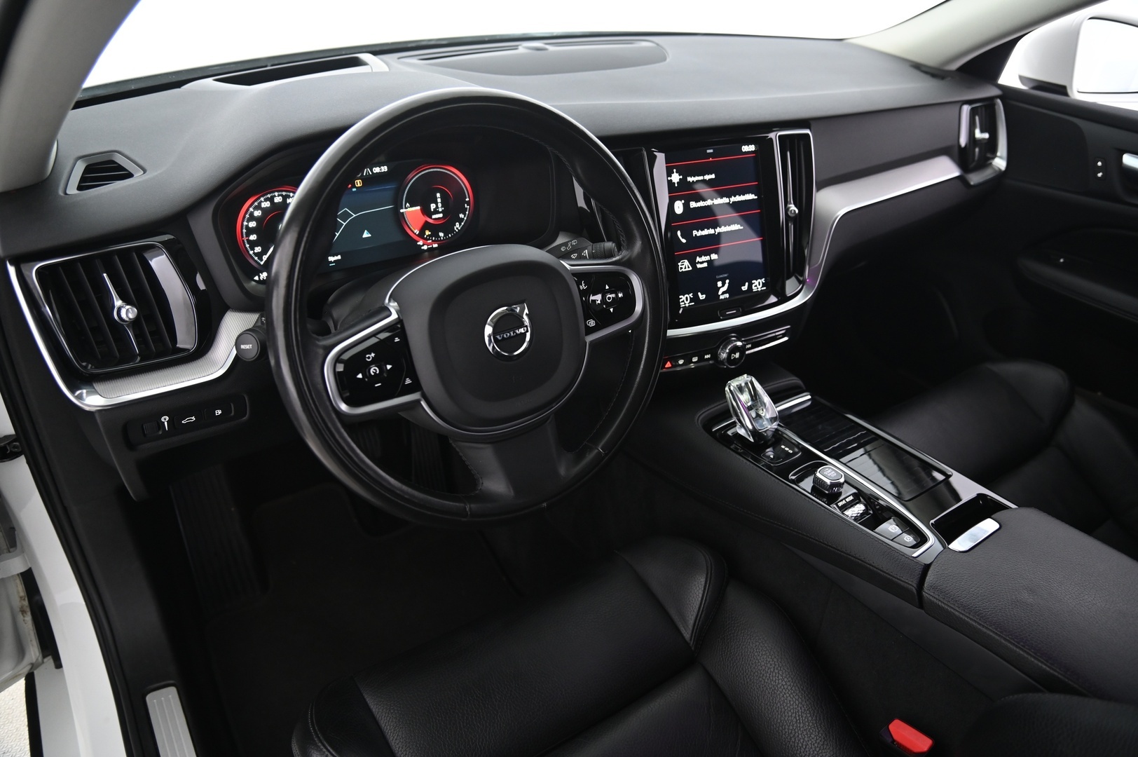 VOLVO V60 2020