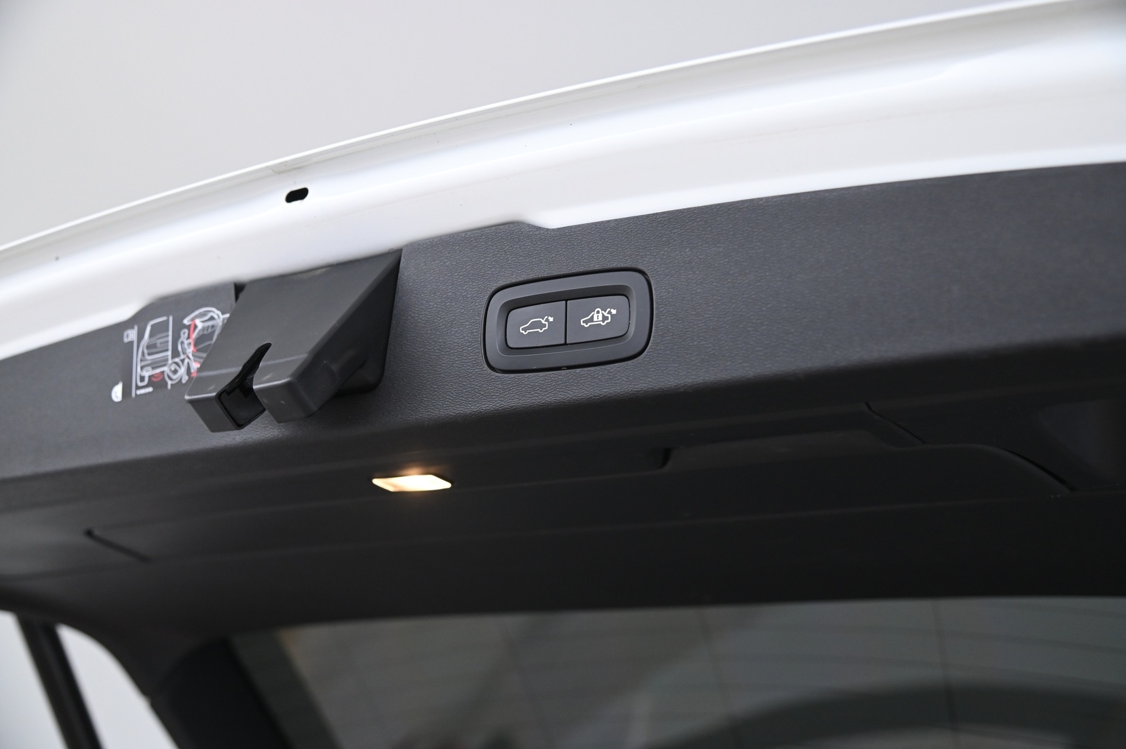 VOLVO V60 2020