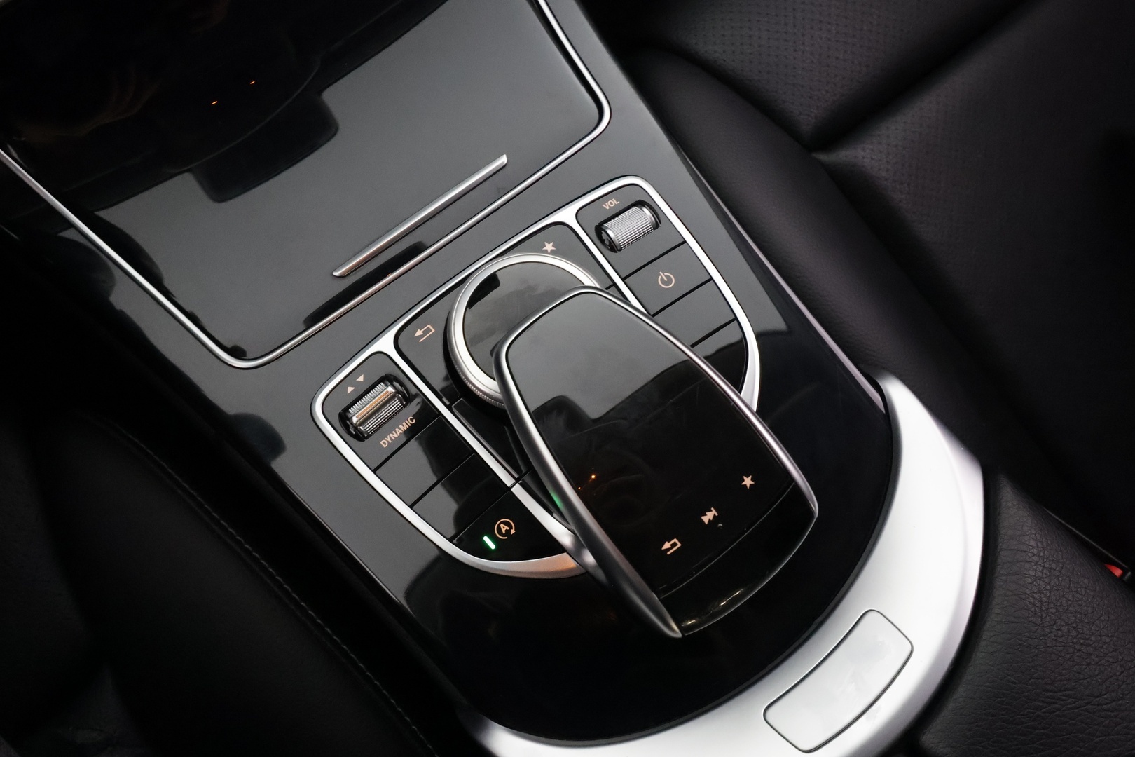 MERCEDES-BENZ C 2018