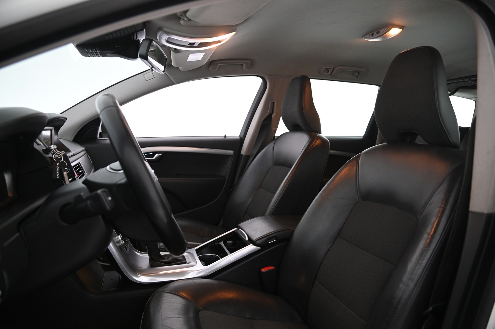 VOLVO V70 2016