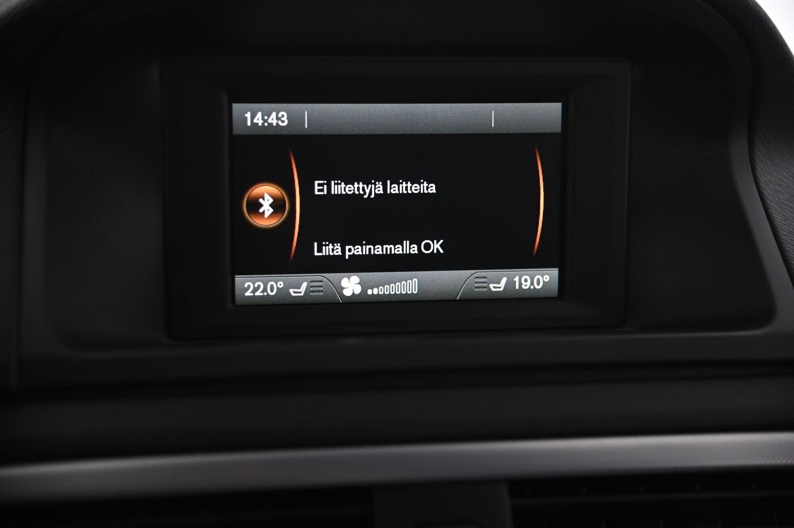 VOLVO V70 2016