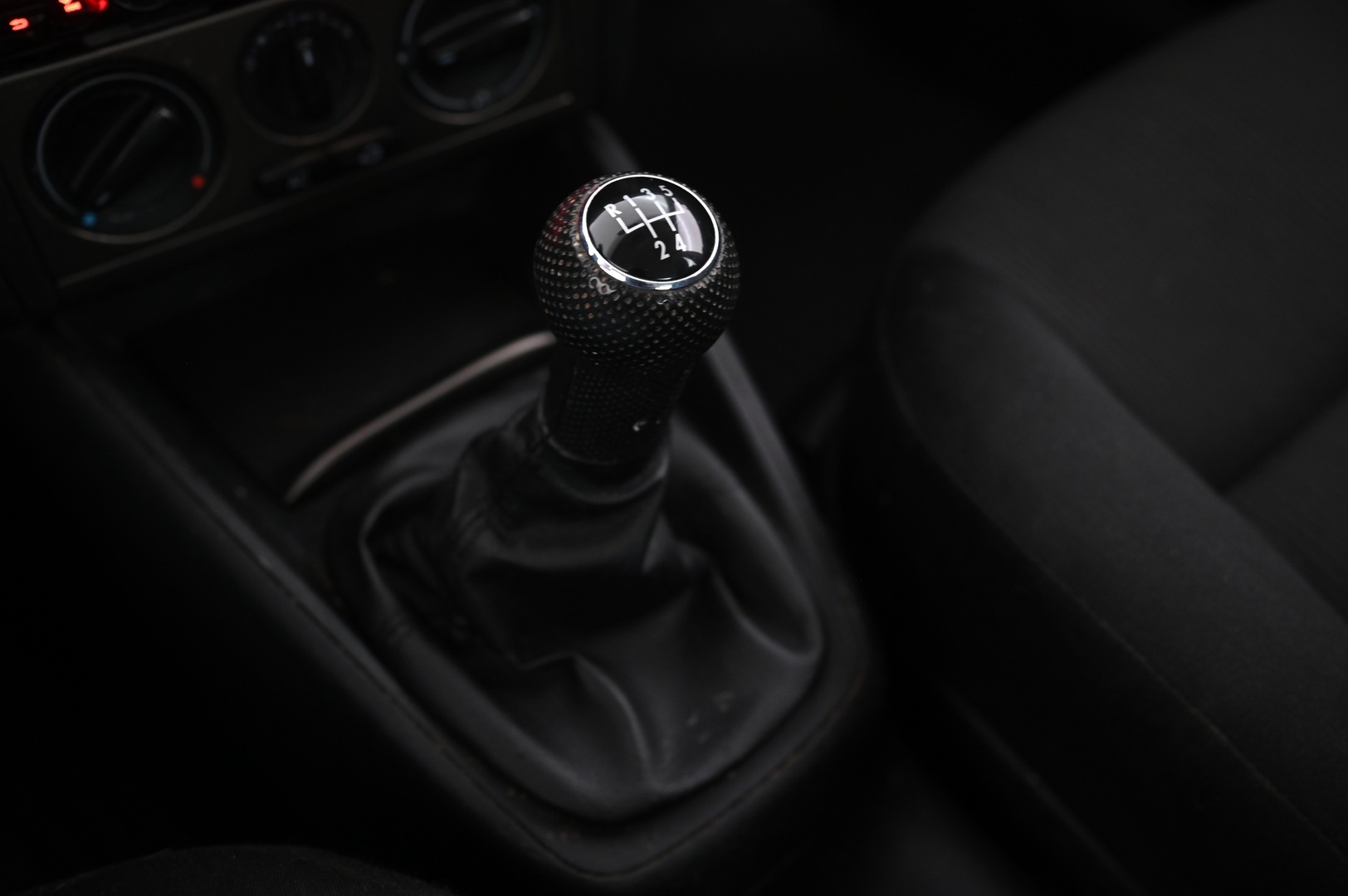 VOLKSWAGEN Bora 2005