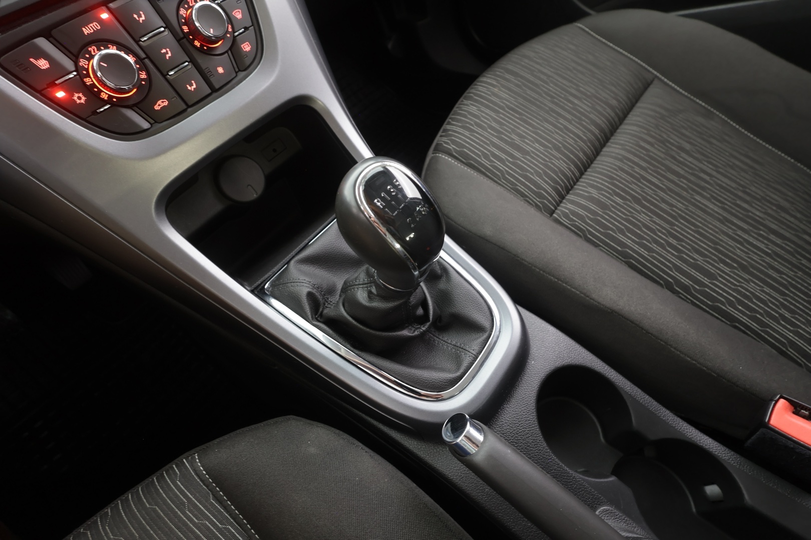 OPEL Astra 2014