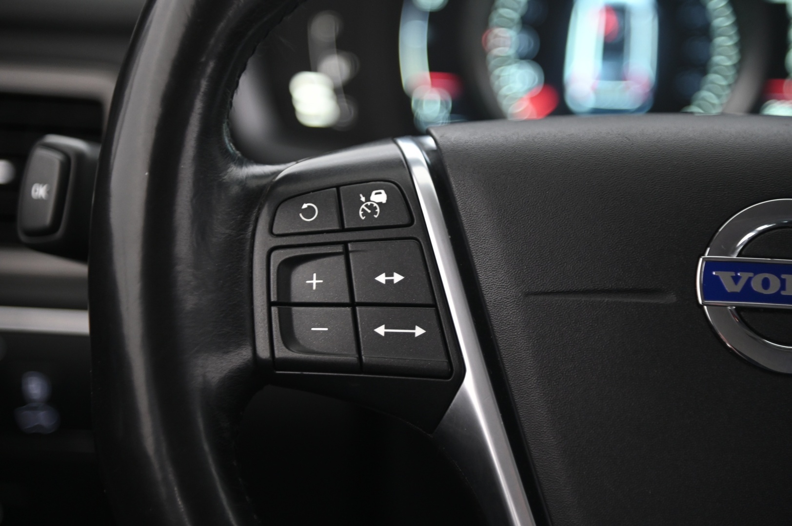 VOLVO XC70 2016