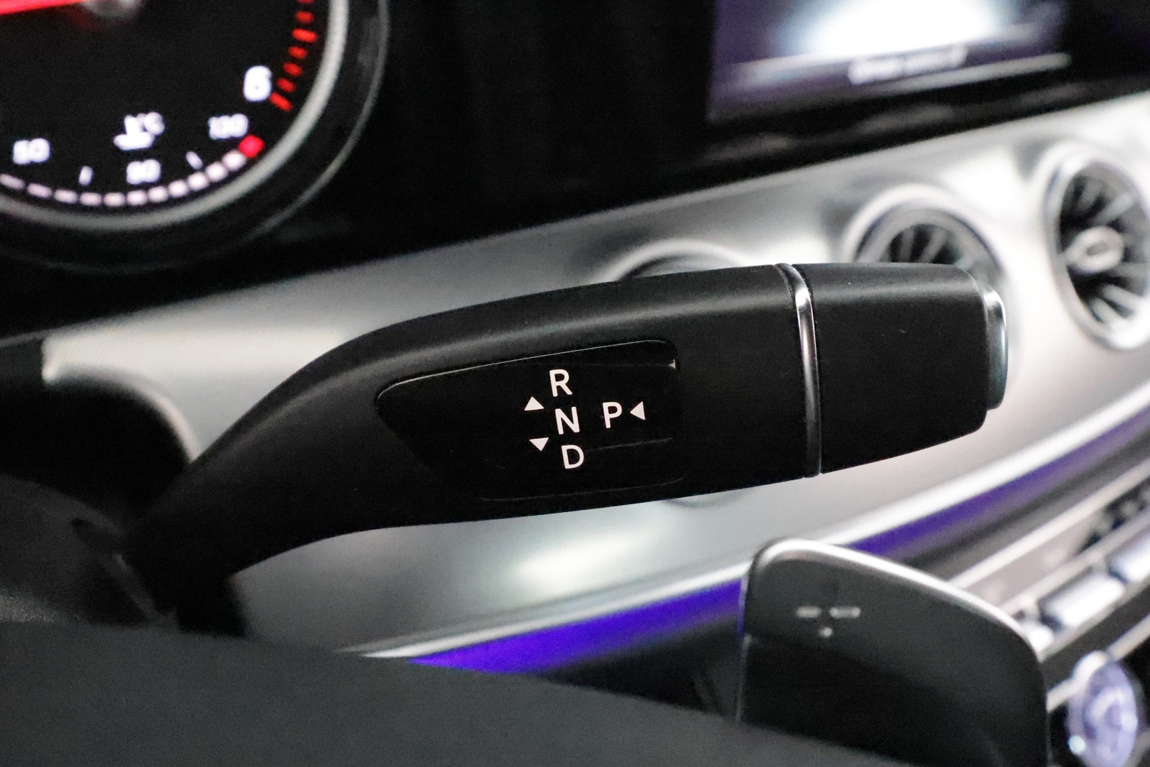 MERCEDES-BENZ E 2017