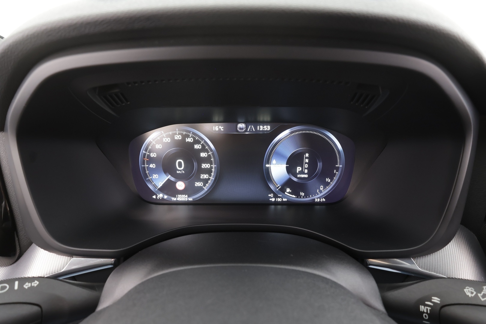 VOLVO XC60 2018