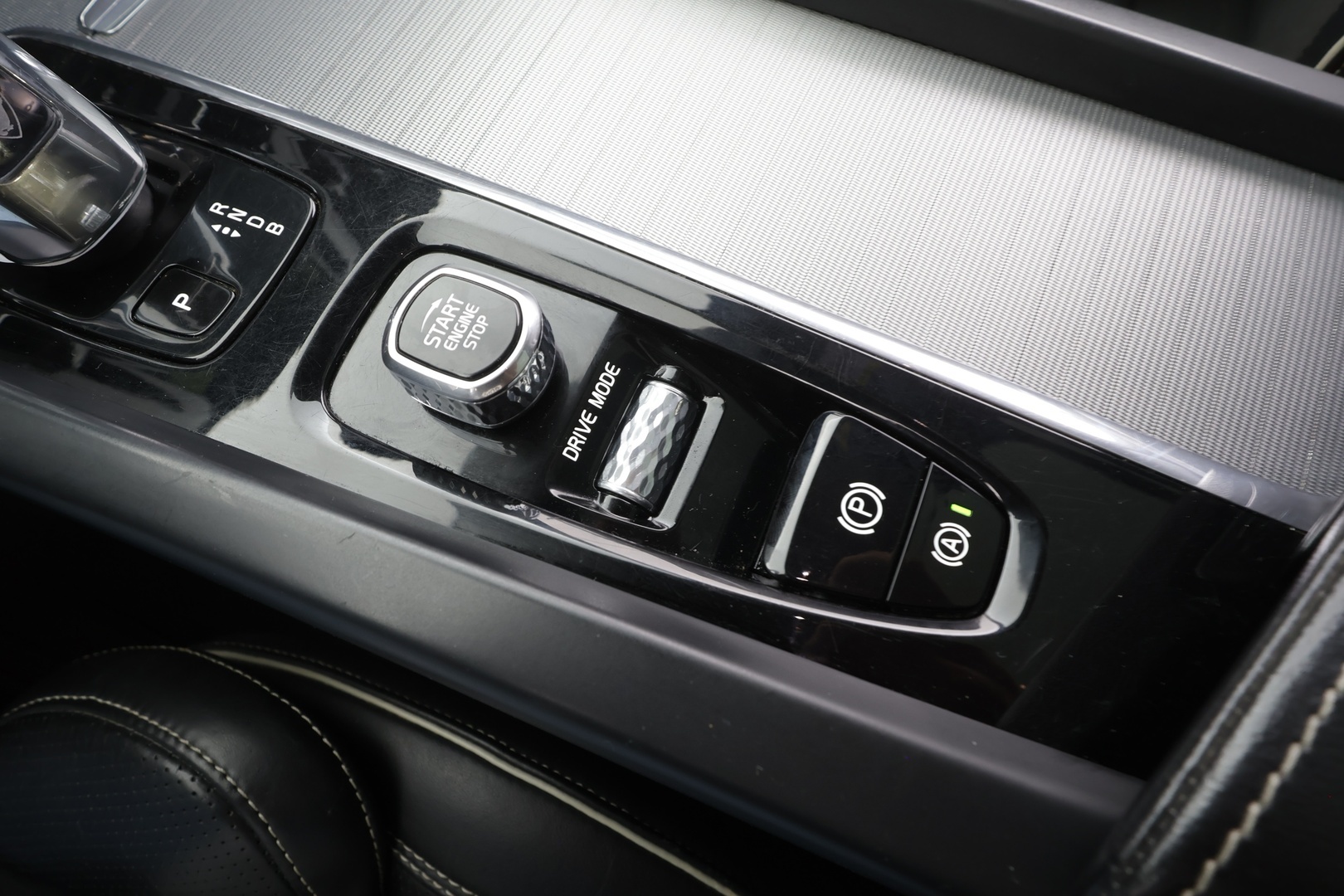 VOLVO XC60 2018