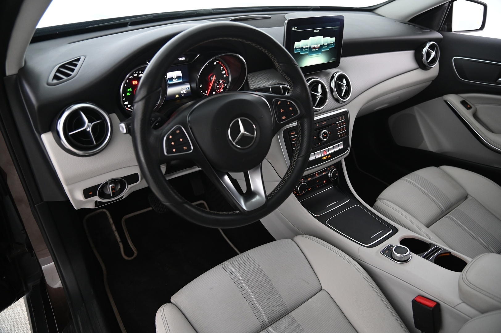 MERCEDES-BENZ GLA 2018