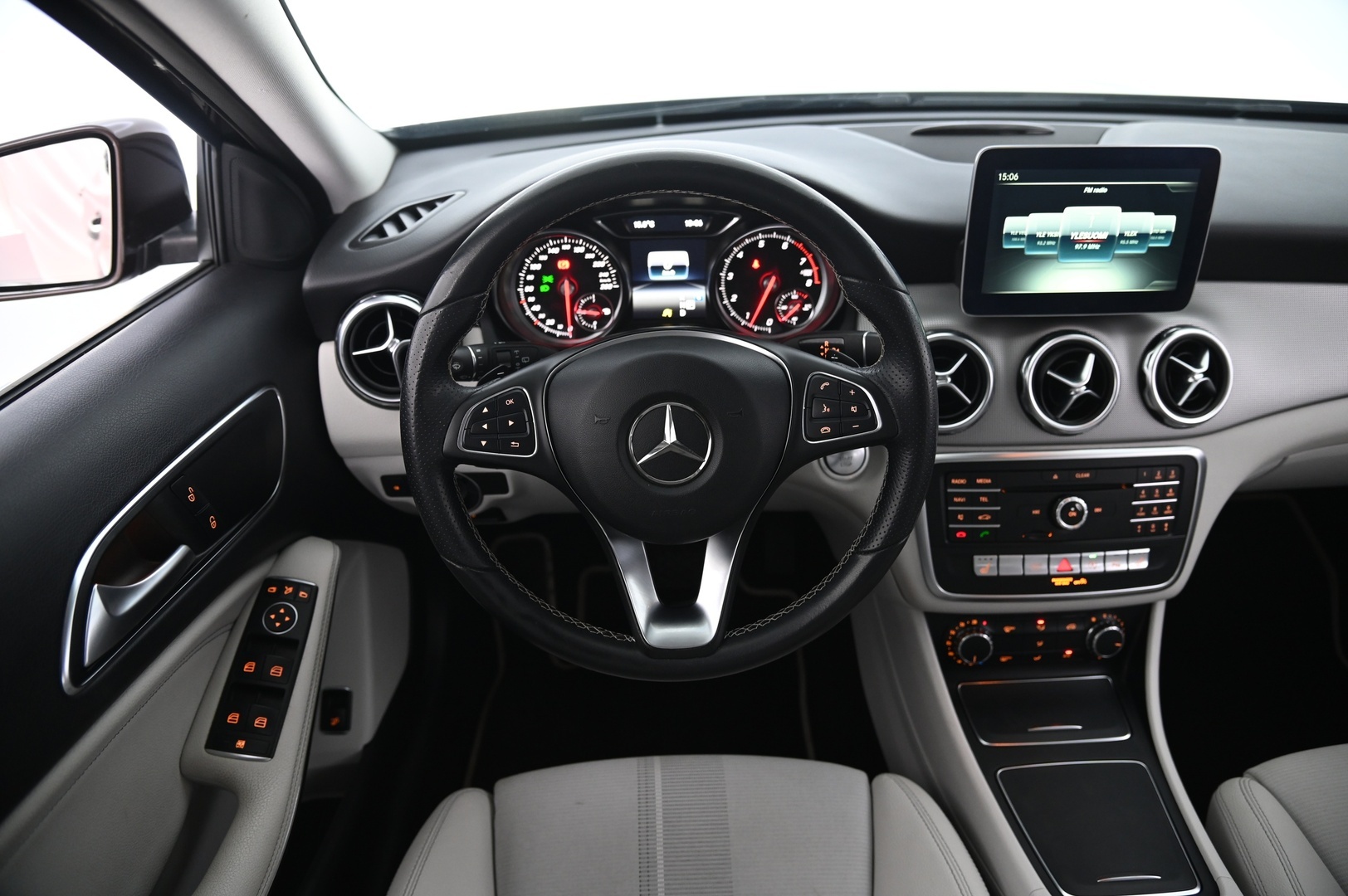 MERCEDES-BENZ GLA 2018