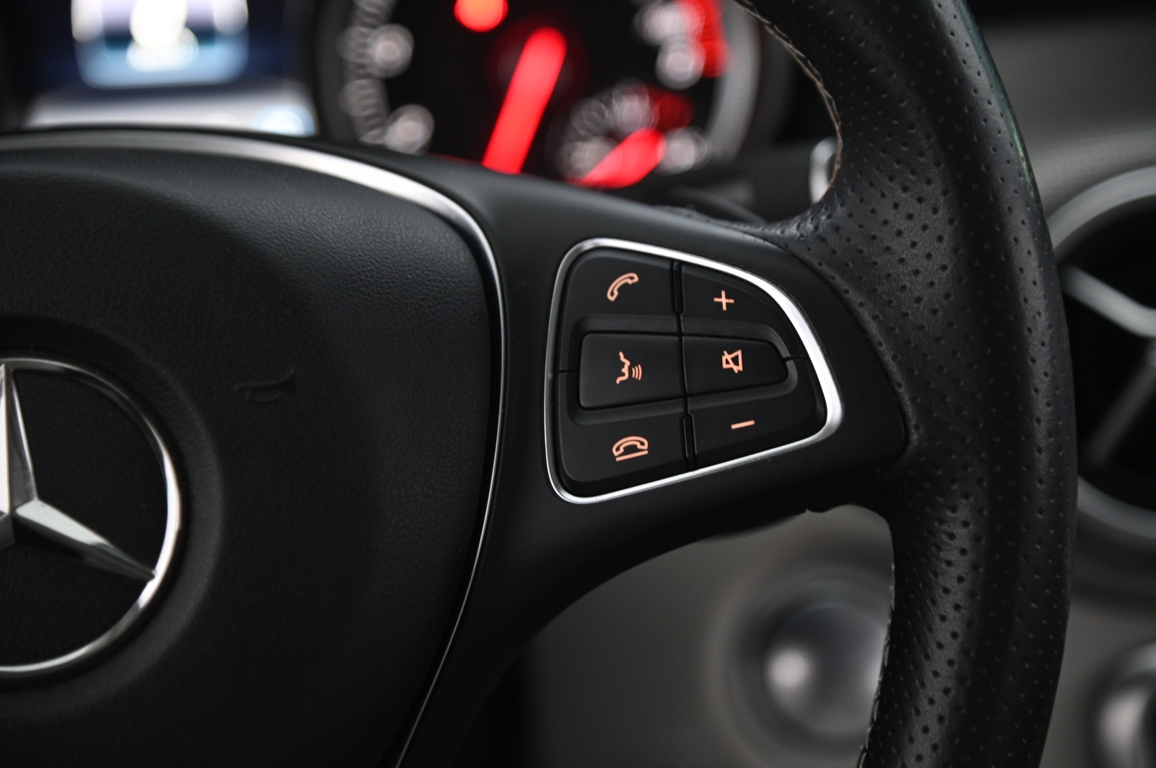 MERCEDES-BENZ GLA 2018