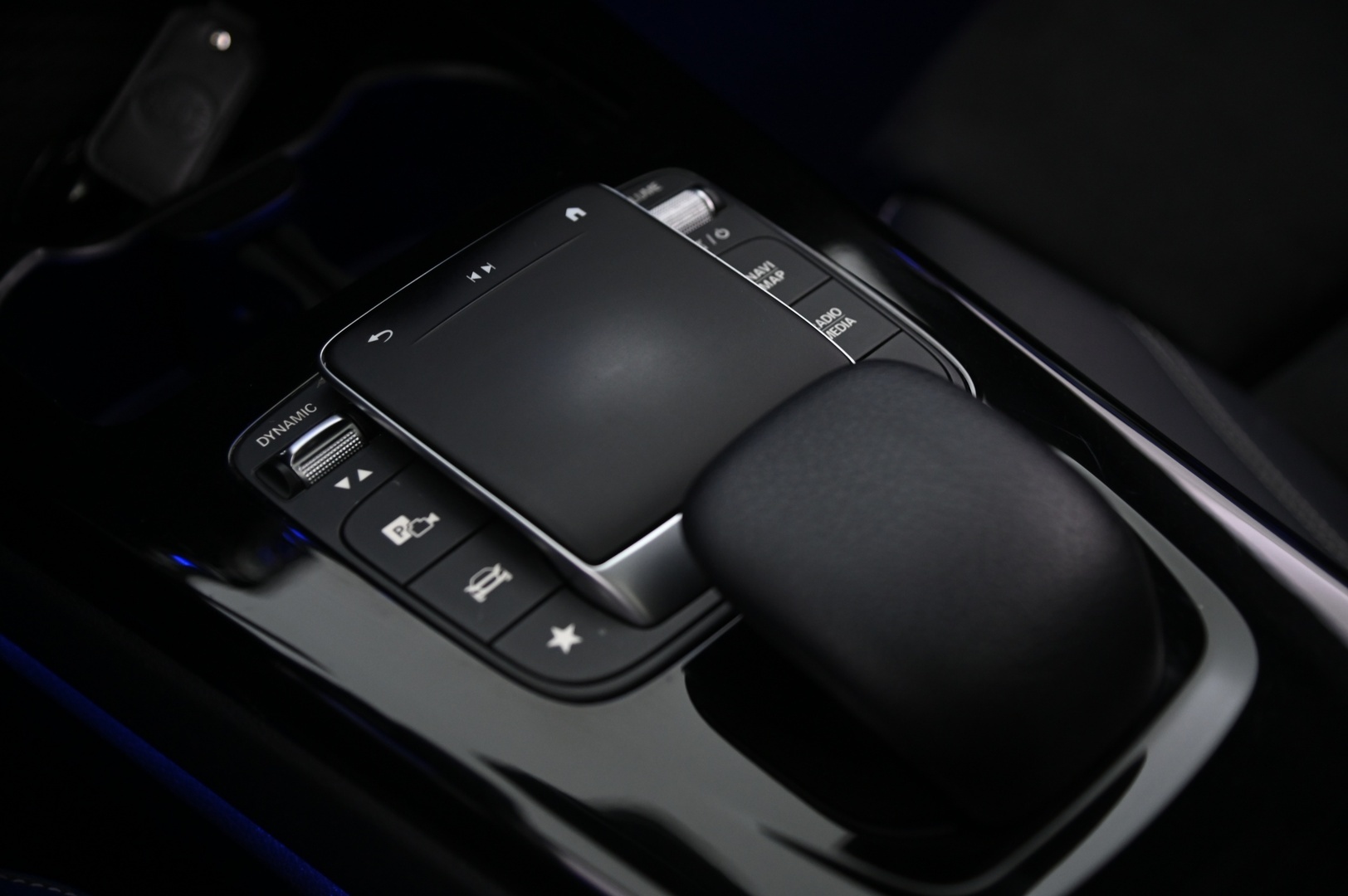 MERCEDES-BENZ CLA 2021