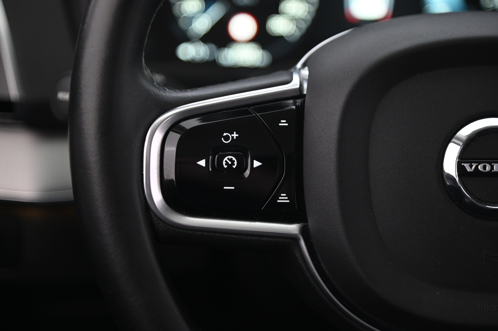 VOLVO XC90 2016