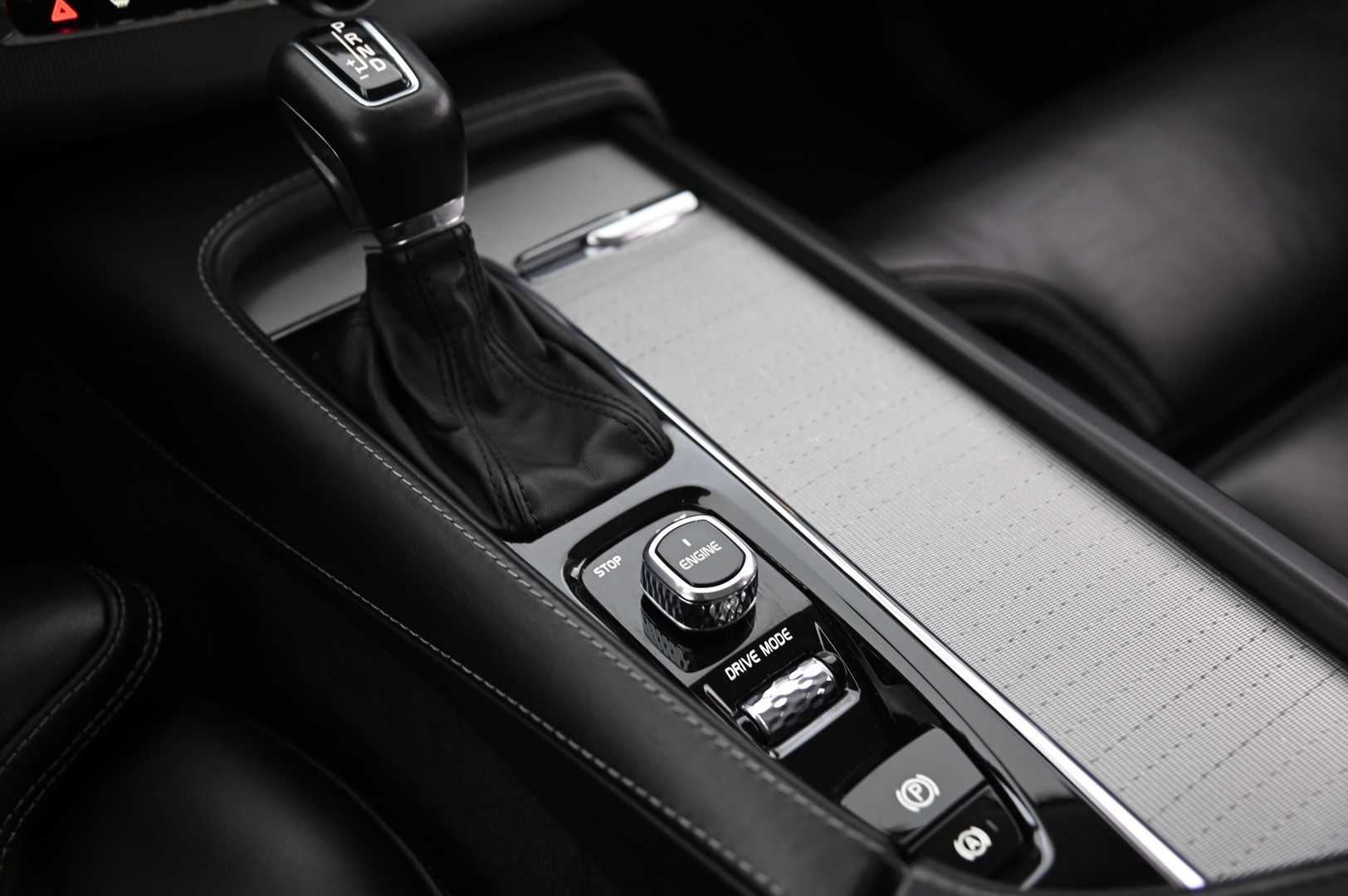 VOLVO XC90 2016
