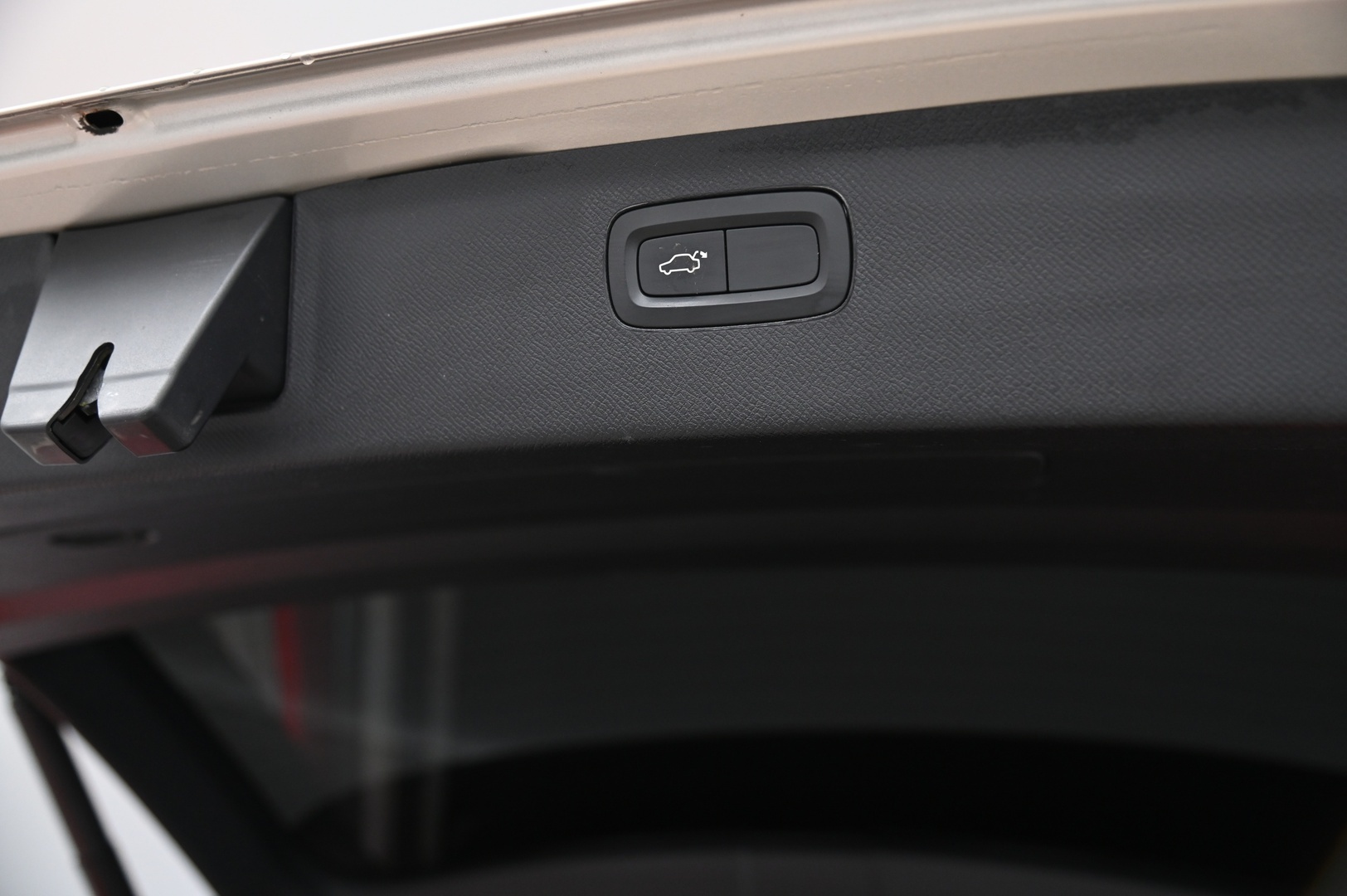 VOLVO XC90 2016