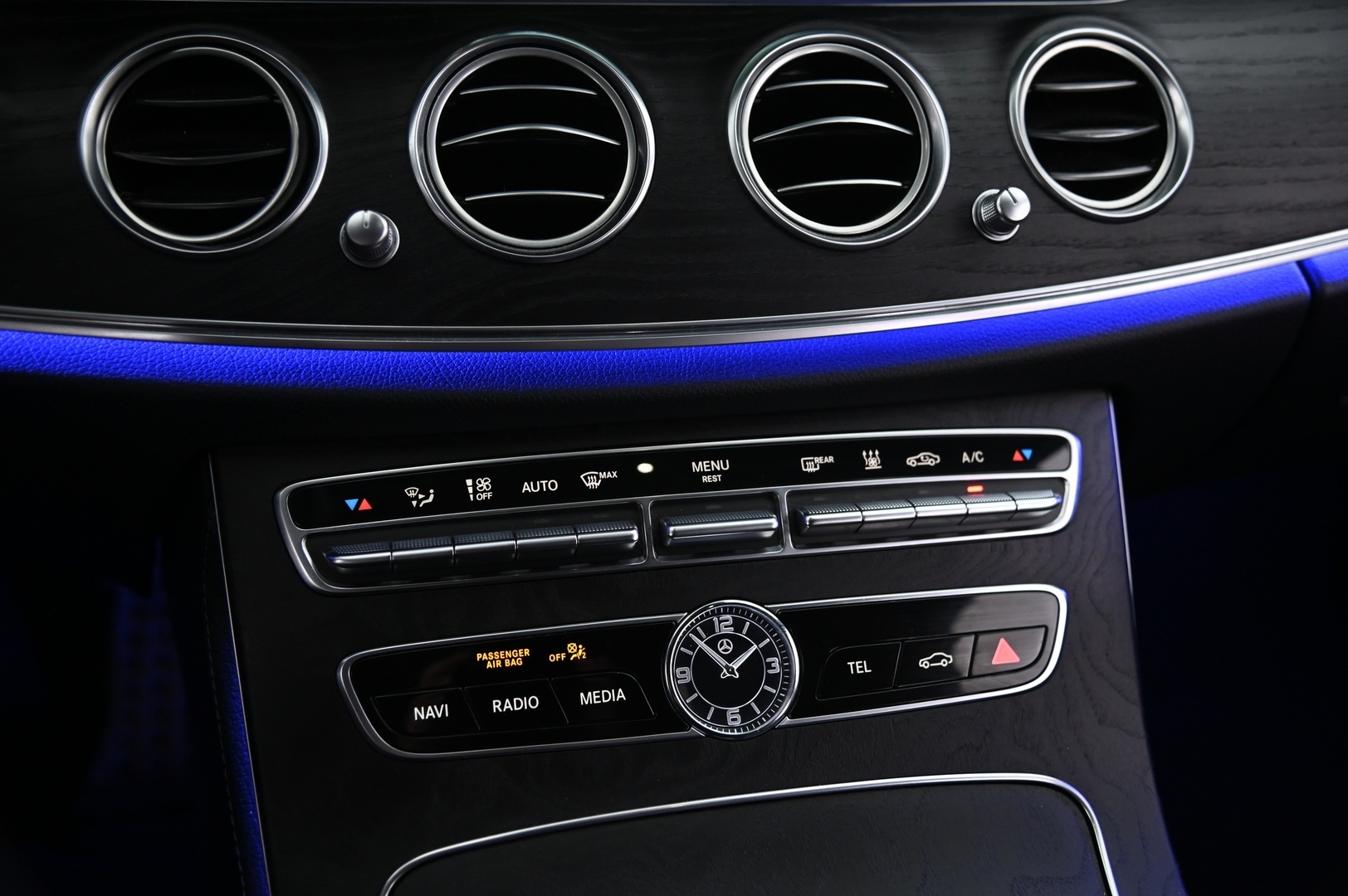 MERCEDES-BENZ E 2019