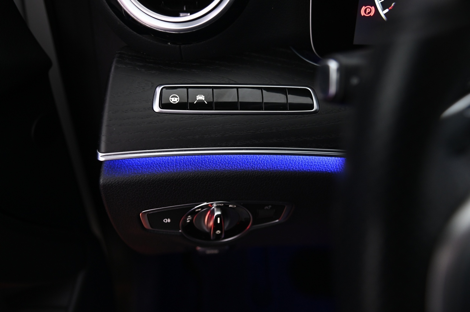 MERCEDES-BENZ E 2019