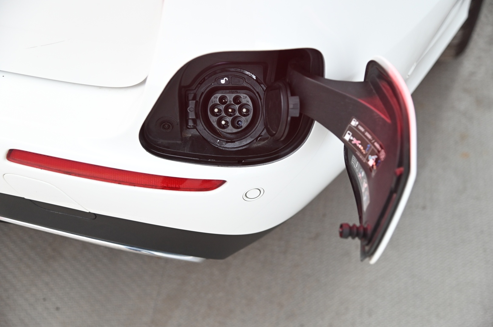 MERCEDES-BENZ E 2019