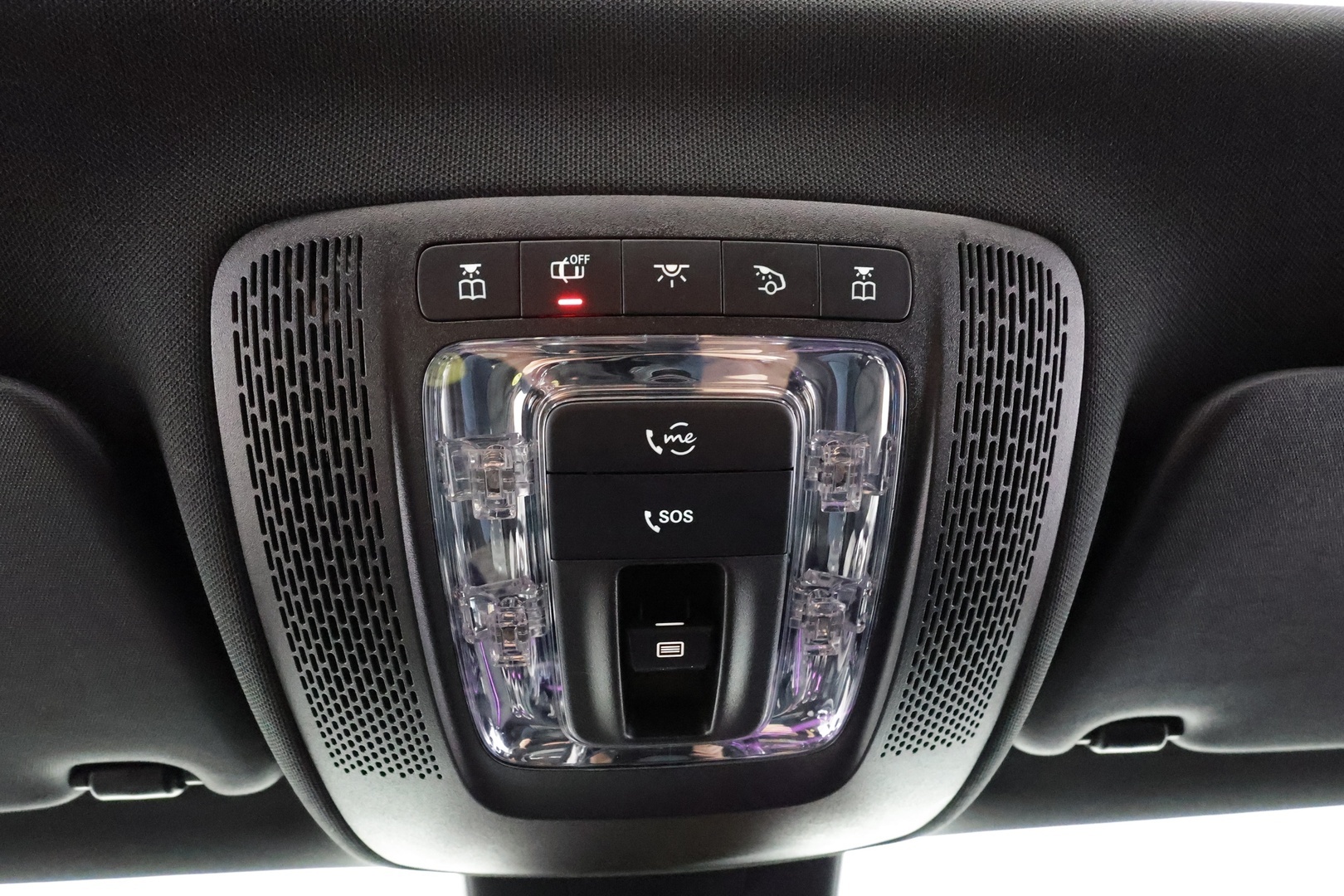 MERCEDES-BENZ A 2022