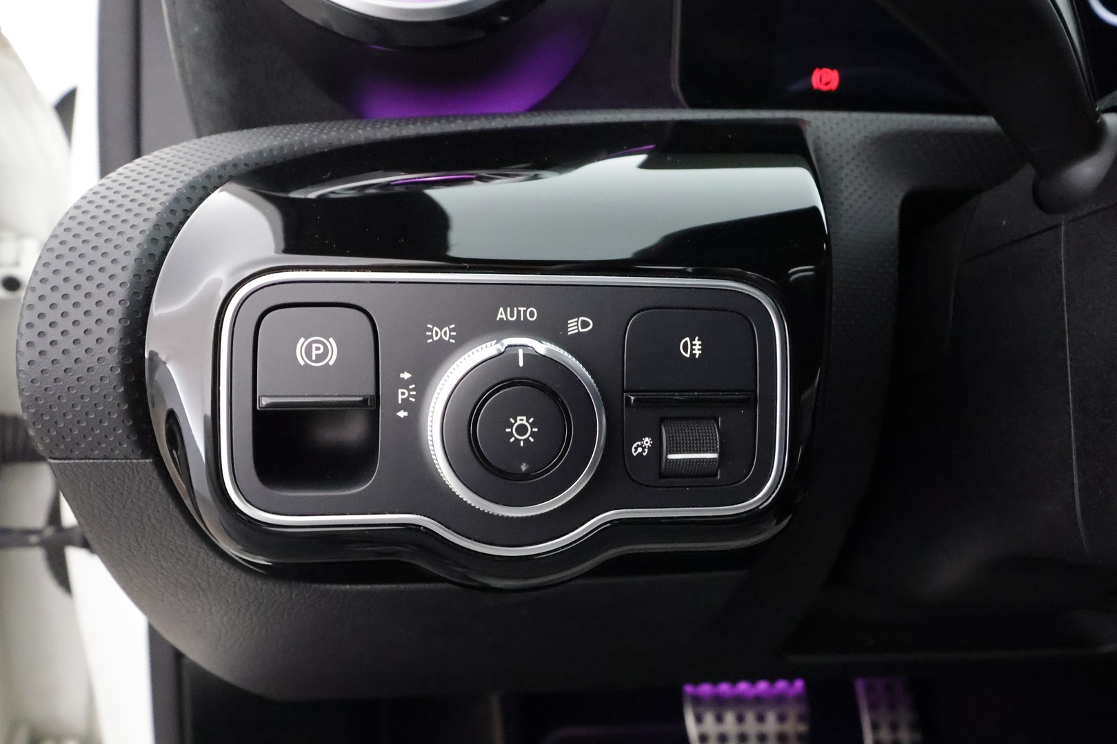 MERCEDES-BENZ A 2022