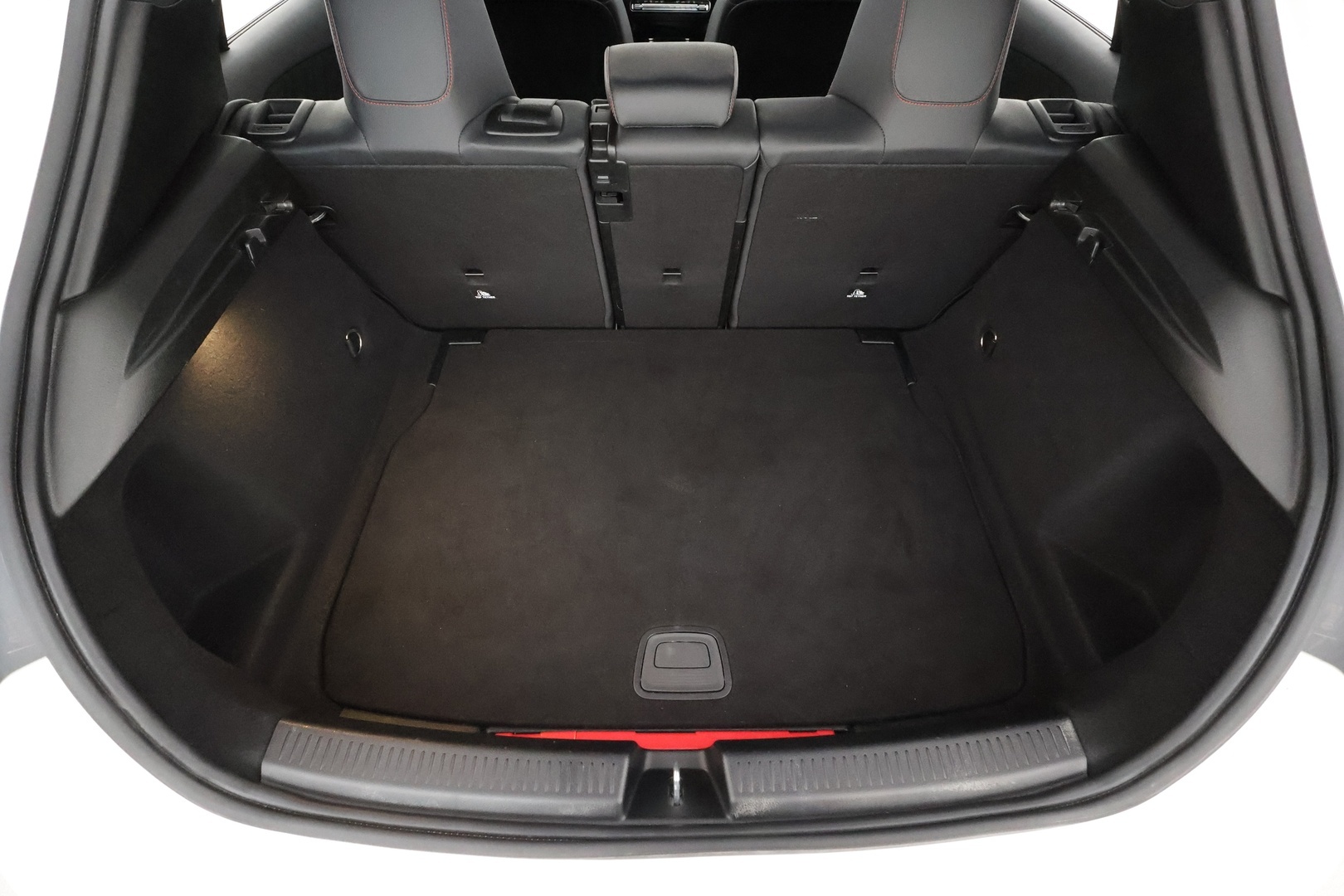 MERCEDES-BENZ A 2022