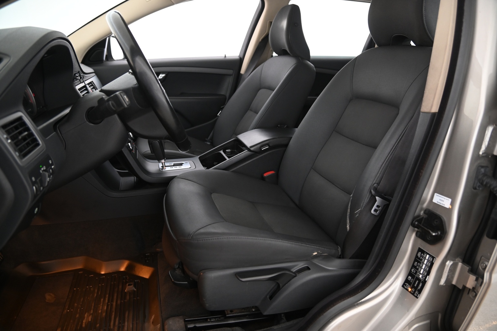 VOLVO V70 2008