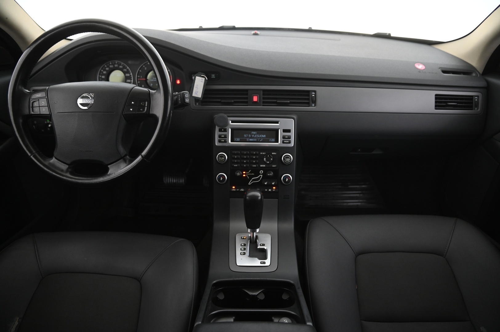 VOLVO V70 2008
