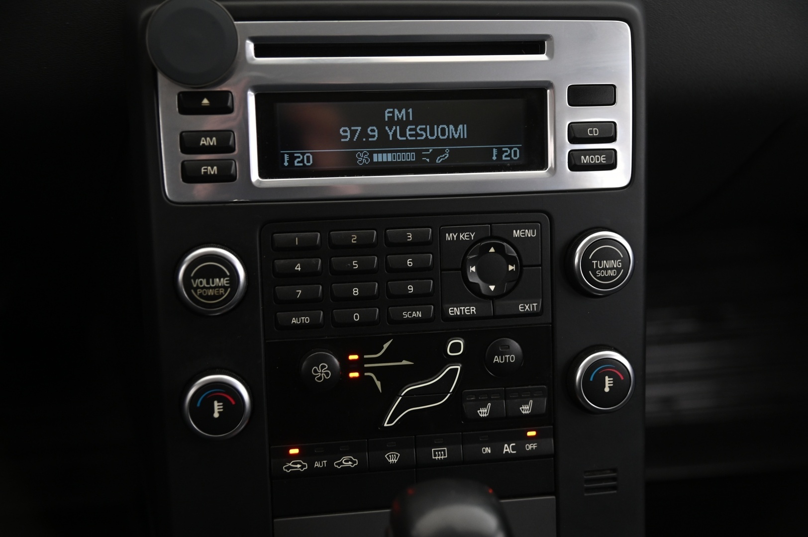 VOLVO V70 2008