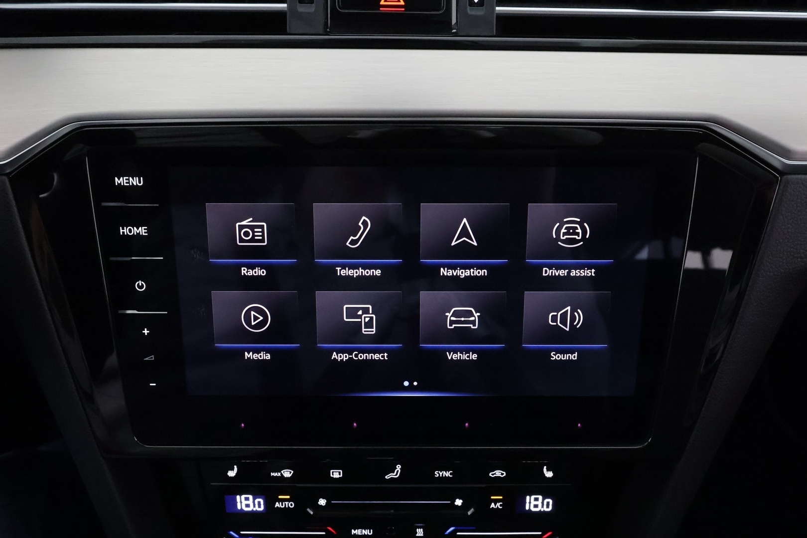 VOLKSWAGEN PASSAT 2023