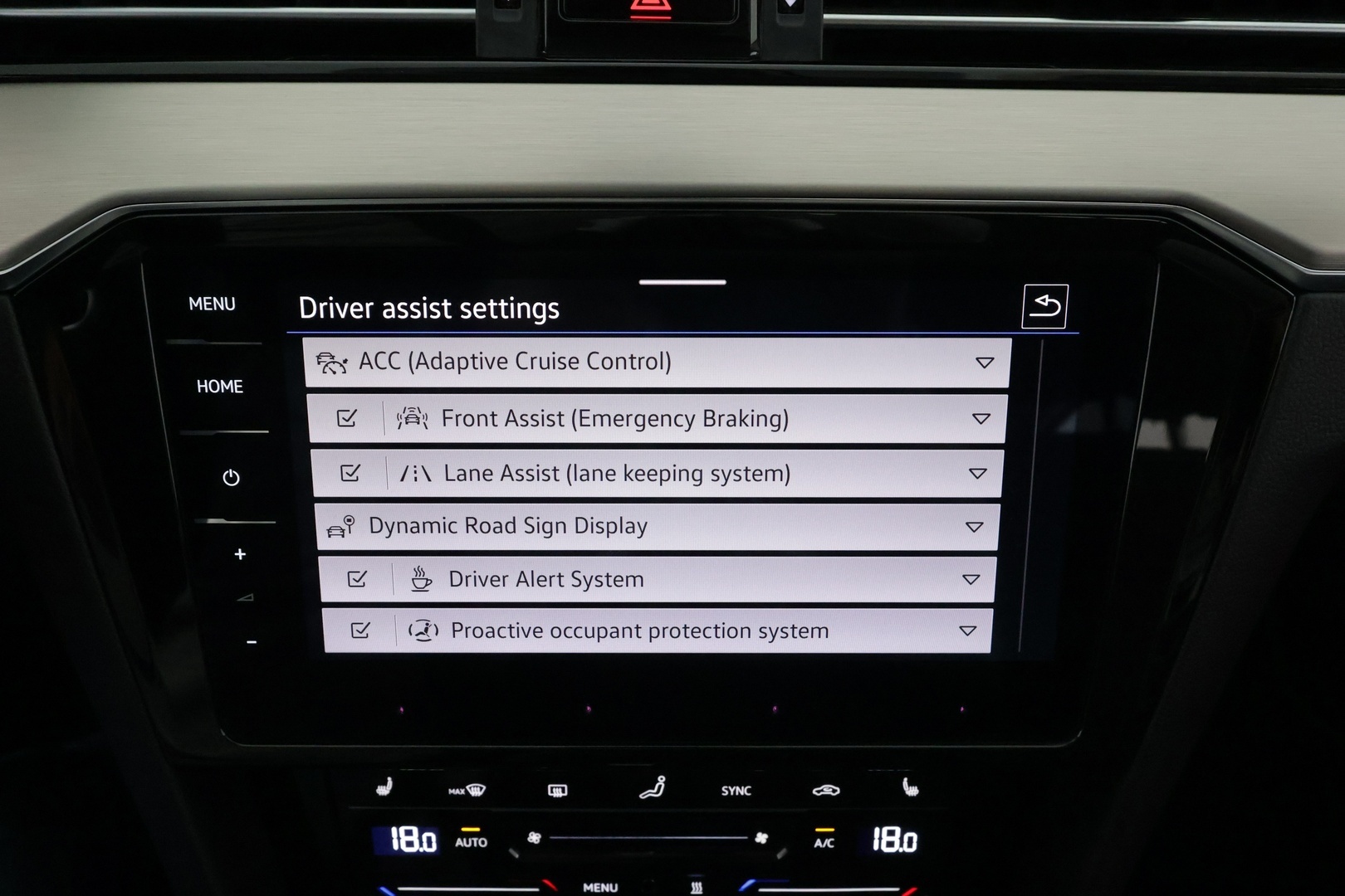 VOLKSWAGEN PASSAT 2023