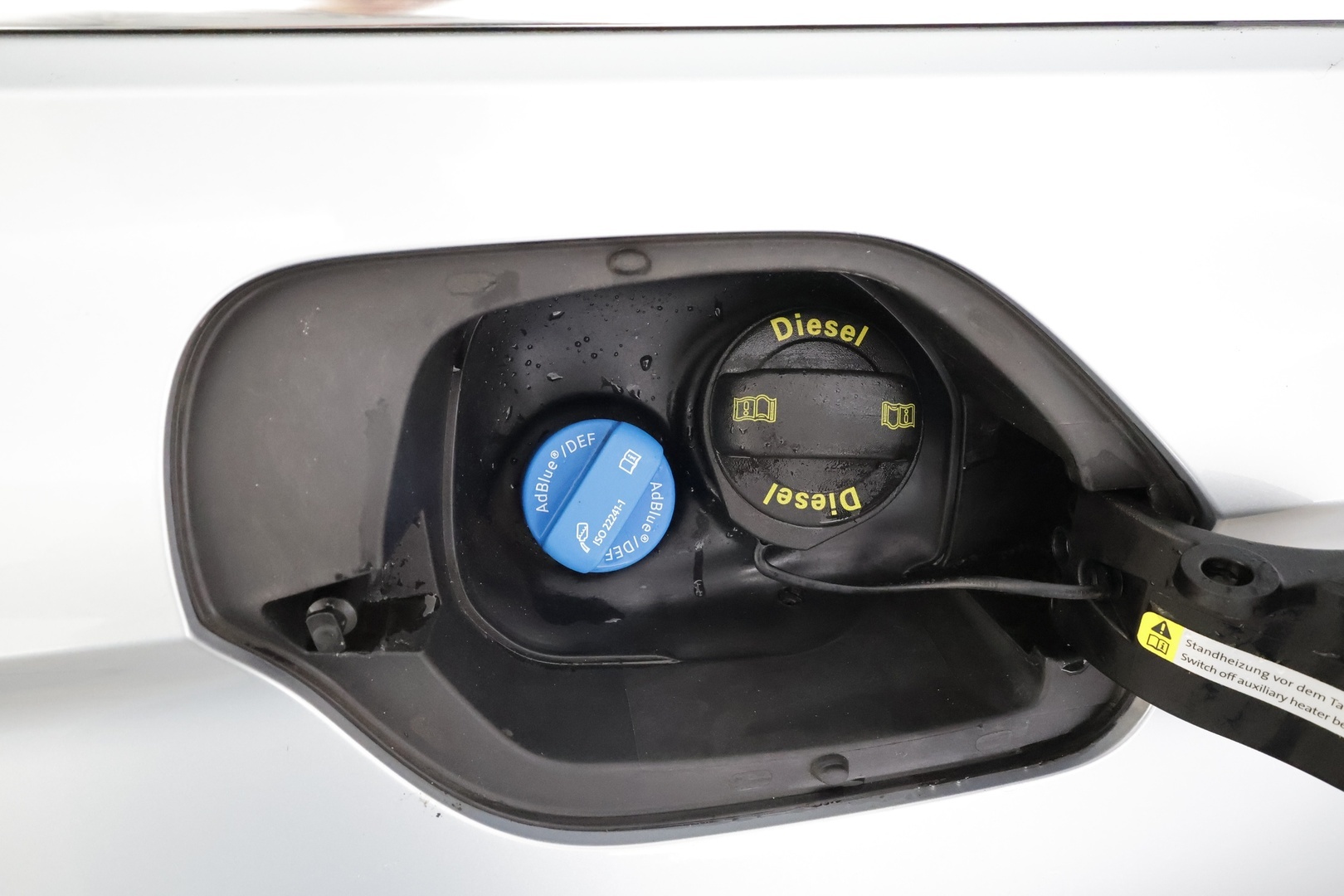 VOLKSWAGEN PASSAT 2023