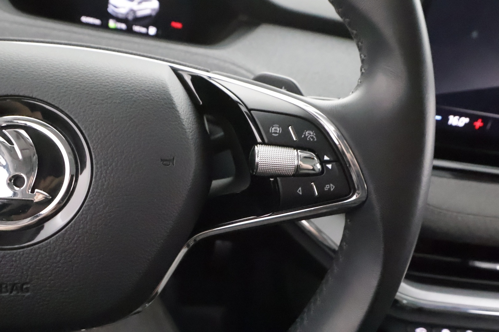 SKODA ENYAQ 2023