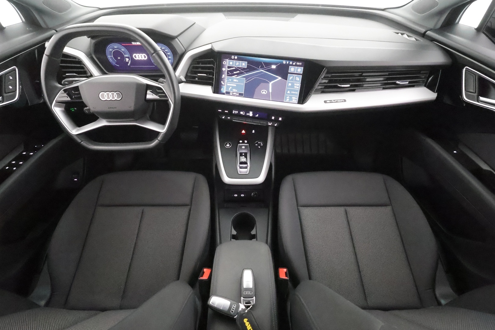 AUDI Q4 E-TRON 2024