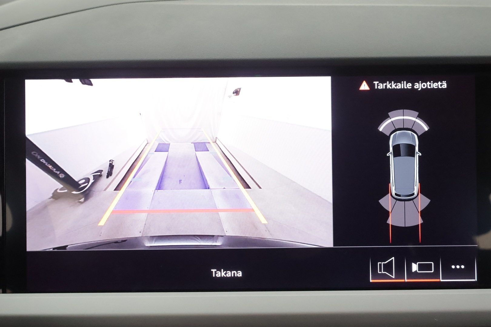 AUDI Q4 E-TRON 2024