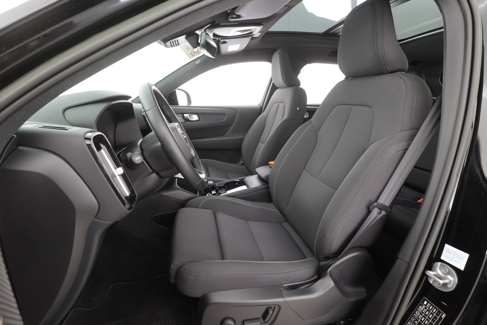 VOLVO XC40 2023