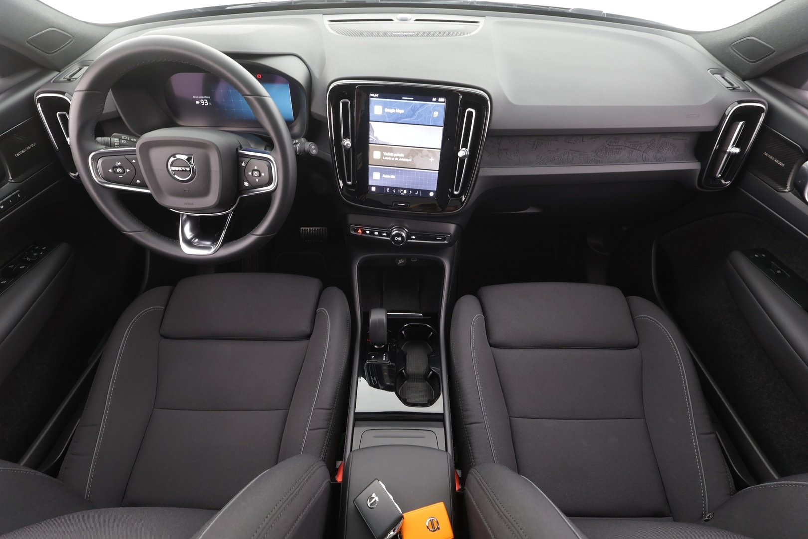 VOLVO XC40 2023