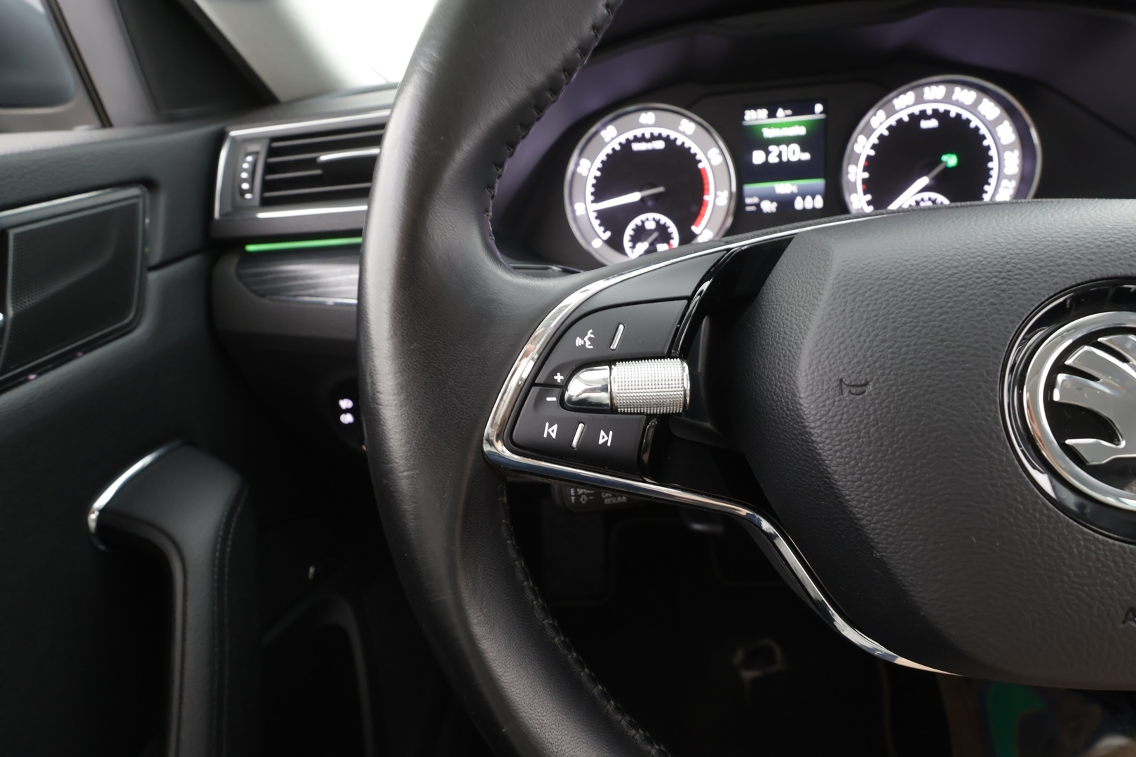 SKODA Superb 2021
