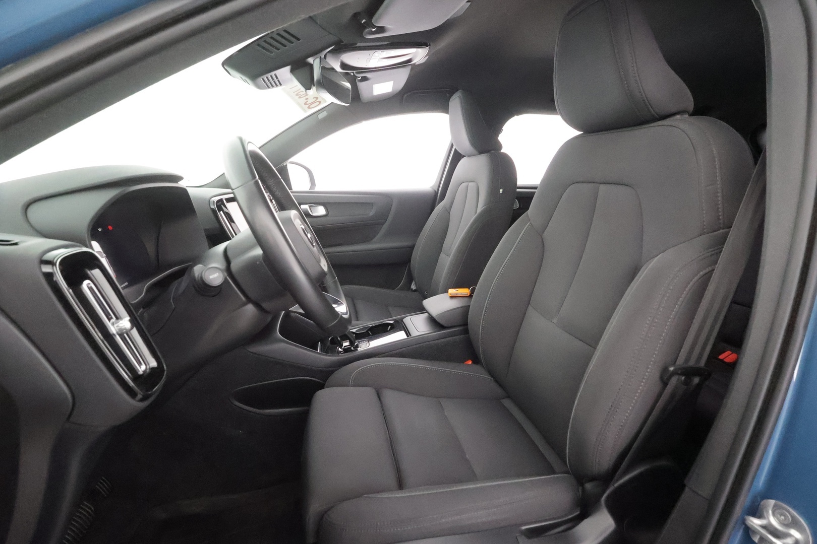 VOLVO XC40 2023