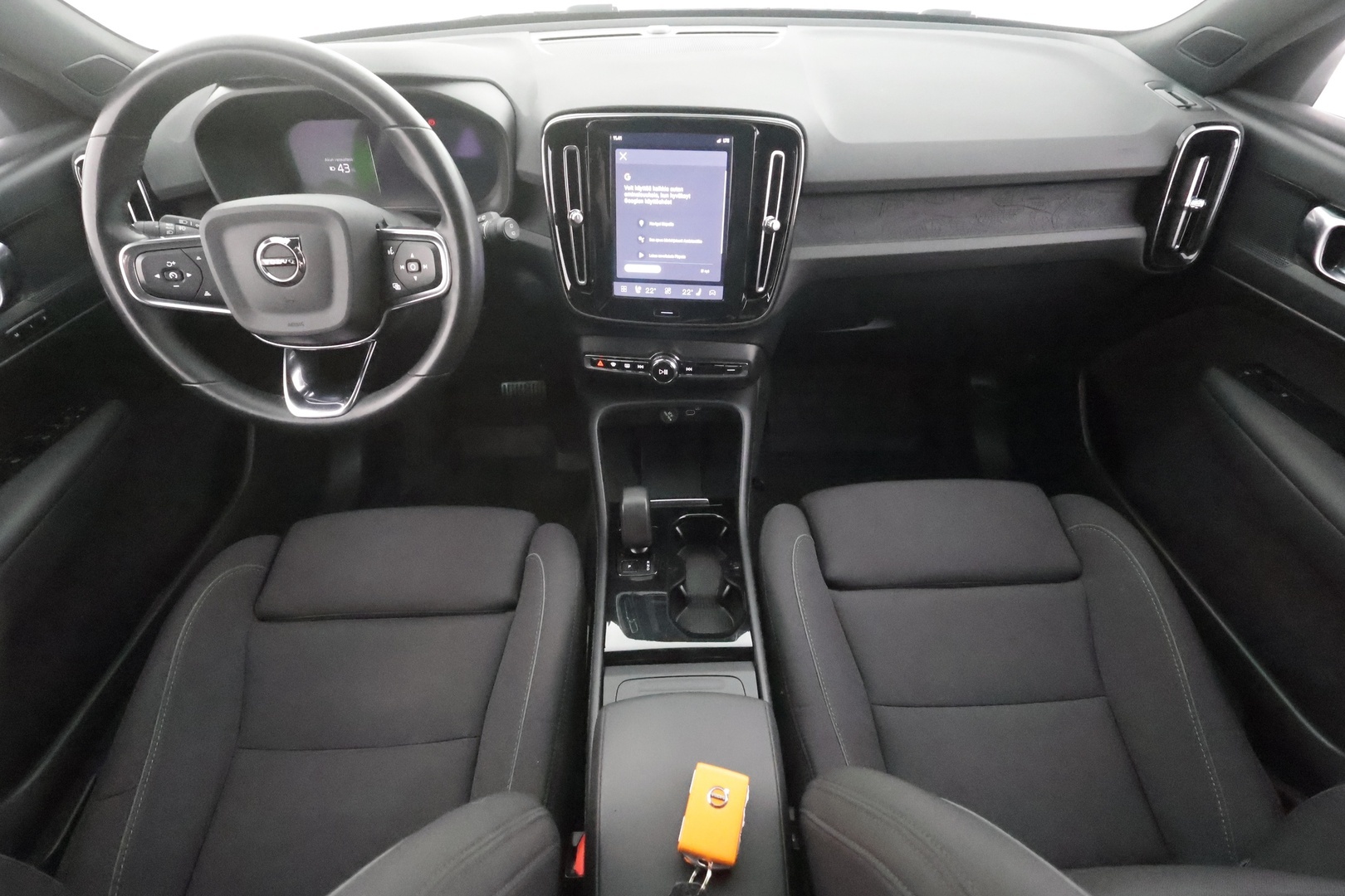 VOLVO XC40 2023