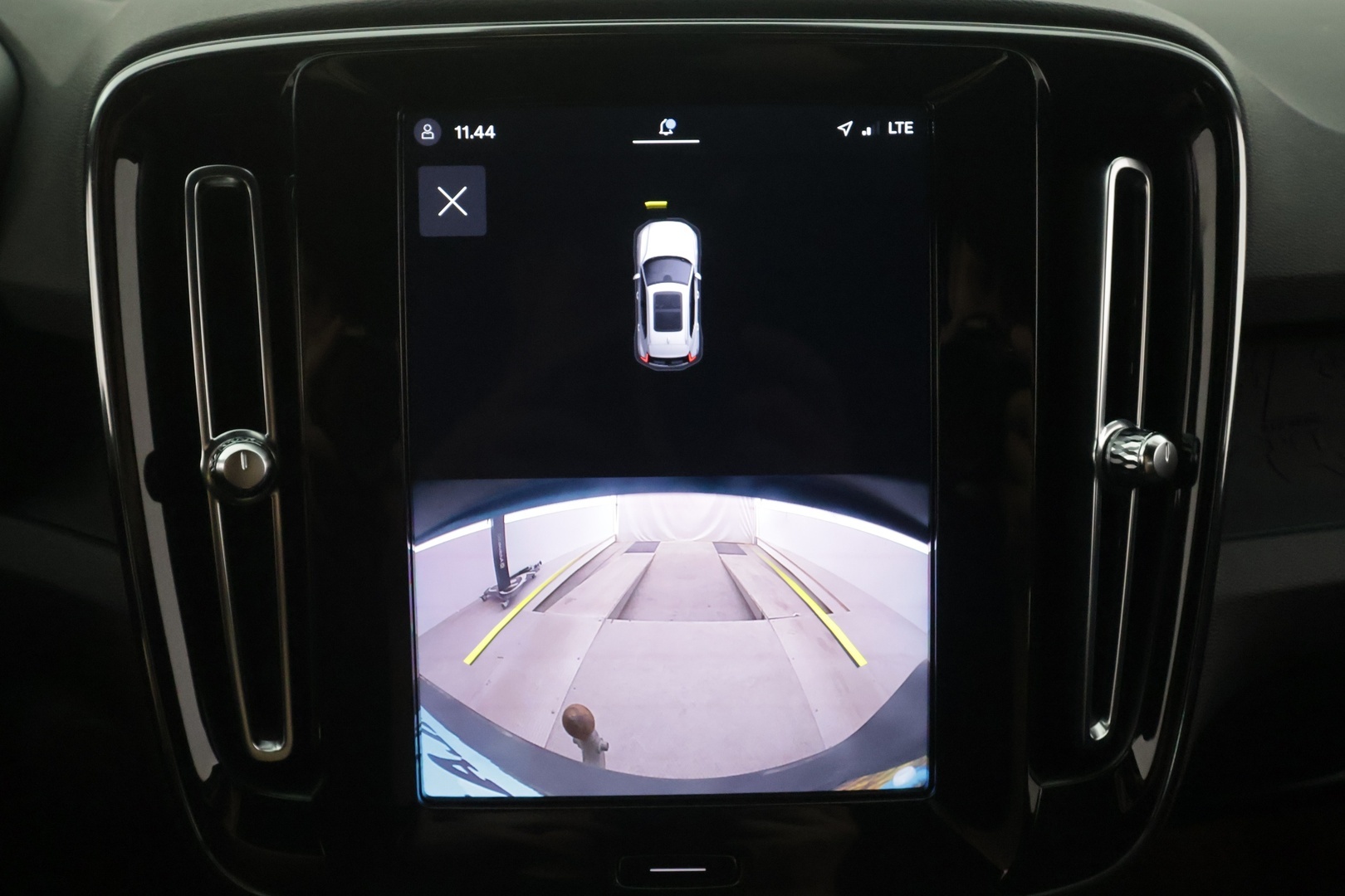 VOLVO XC40 2023
