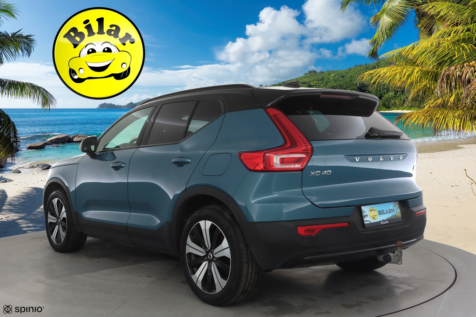 VOLVO XC40 2023