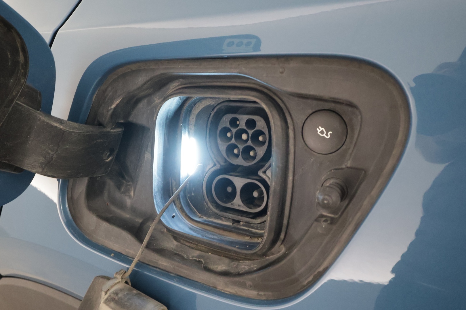 VOLVO XC40 2023